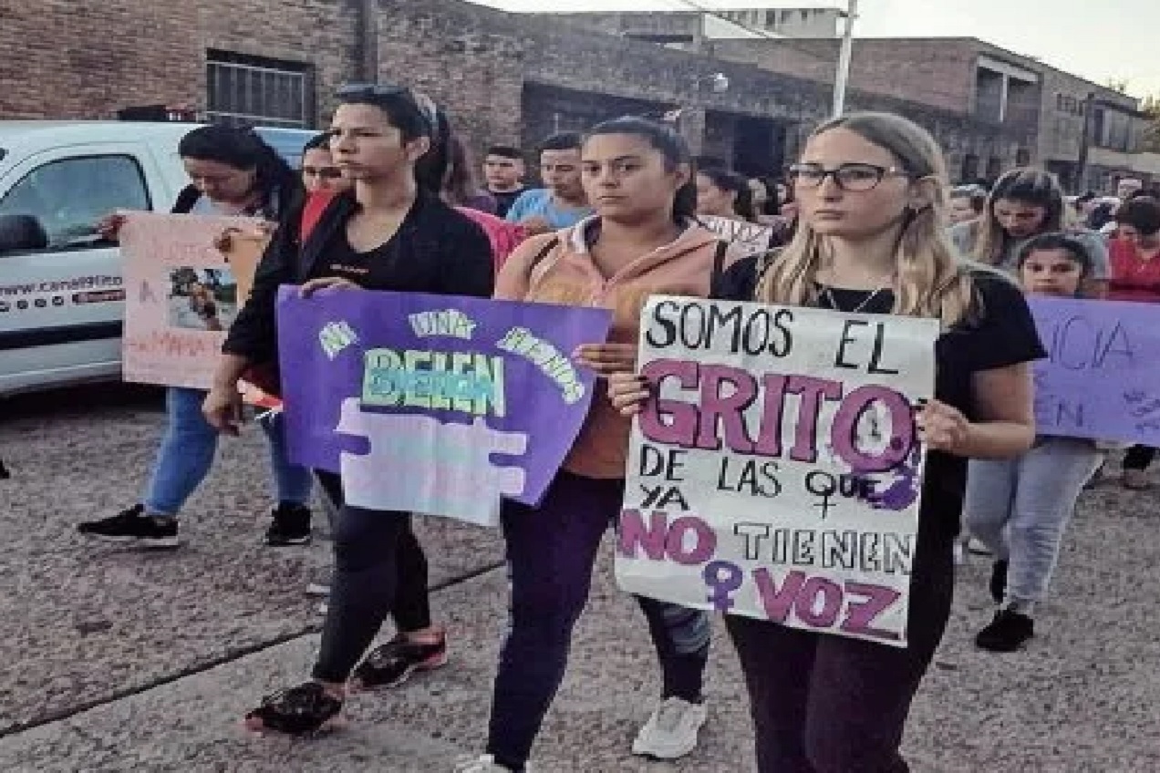 Vecinos Amigos Y Familiares Participaron De Una Masiva Marcha Para