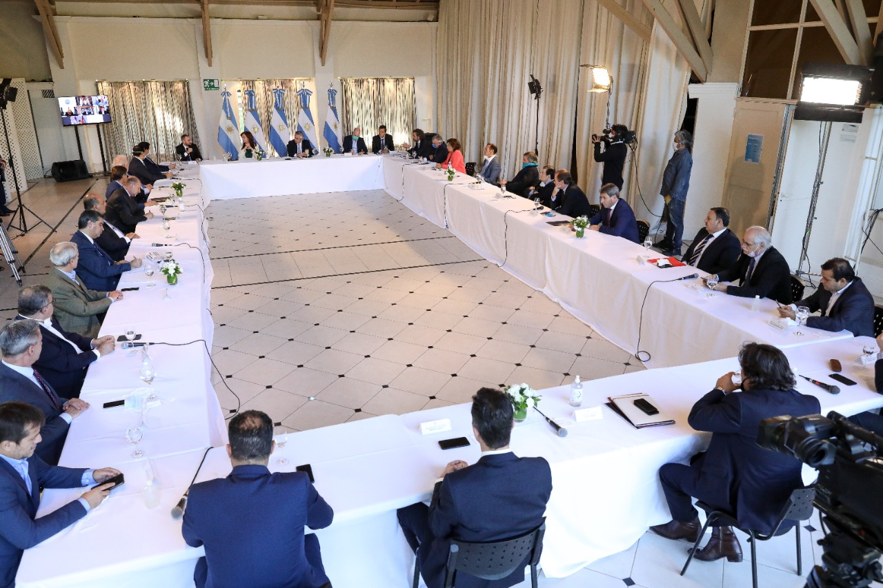 El Presidente y el ministro de Econom&iacute;a presentaron los t&eacute;rminos de la oferta argentina para reestructurar la deuda p&uacute;blica externa