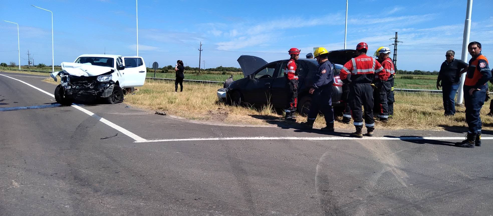 Fuerte accidente en el cruce de las Rutas 12 y 127, los ocupantes ...