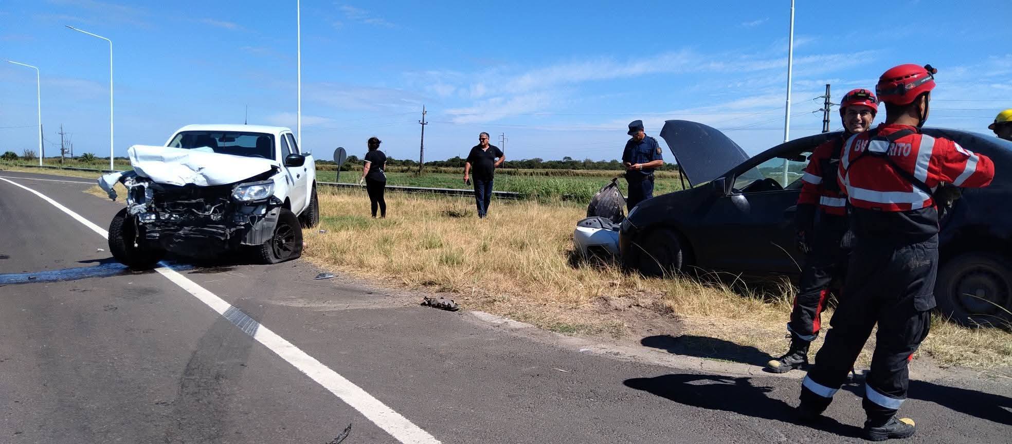 Fuerte accidente en el cruce de las Rutas 12 y 127, los ocupantes ...