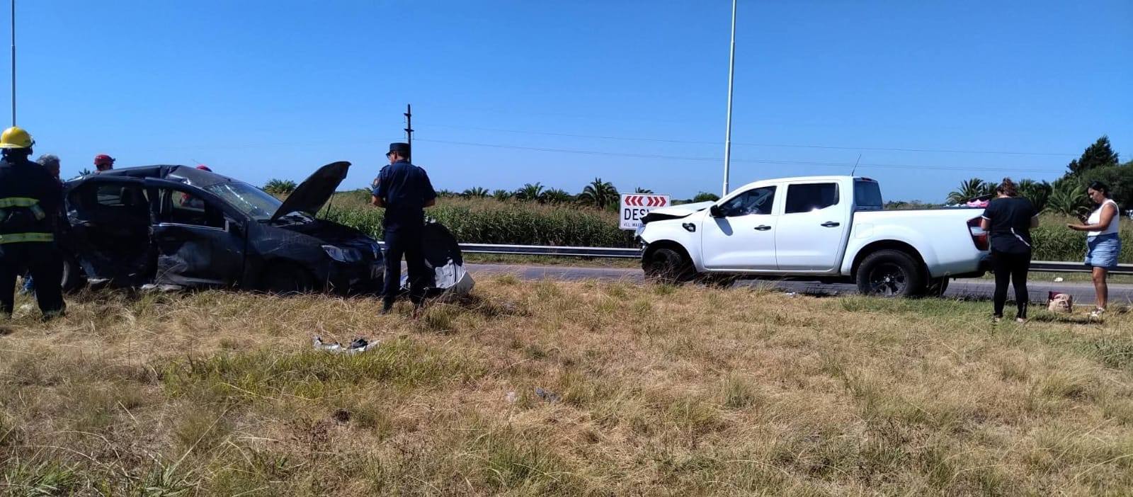 Fuerte accidente en el cruce de las Rutas 12 y 127, los ocupantes ...