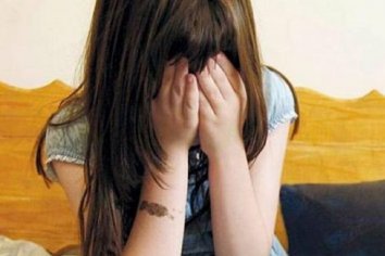 Coordinador manoseó y eyaculó sobre nena de 12 años en camping