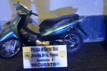 Policía recupero una motocicleta robada