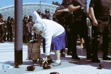 Incidentes en Constitución: la Policía impidió que se instale una feria para un “verdurazo”