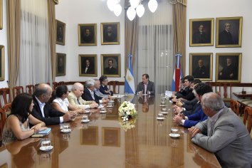 El gobierno trabaja con la UIER para generar más empleo