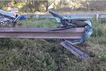 Perdió el control y chocó contra el guardarrail