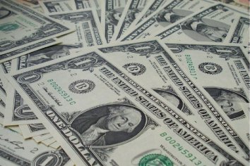 Las cuatro causas de la suba del dólar