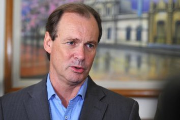 "Nuestros chicos tienen que estar en las aulas mientras nos ponemos de acuerdo"