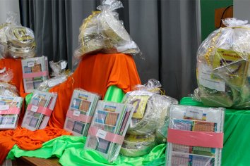 Se entregaron kits de instrumentos musicales y material didáctico