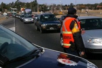Que exige la policía caminera