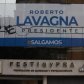 Sandalias con medias, el logo de Lavagna