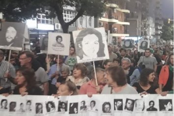 Una multitudinaria marcha donde se revivió el pedido de Memoria, Verdad y Justicia