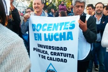 El gobierno mejoró la oferta salarial a docentes universitarios