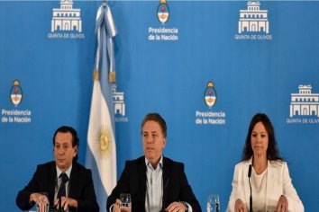 Dujovne anunció que no habrá más aumentos en la electricidad y el transporte