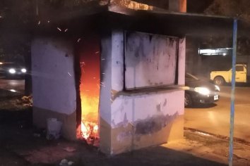 Un hombre incendió una casilla y fue detenido