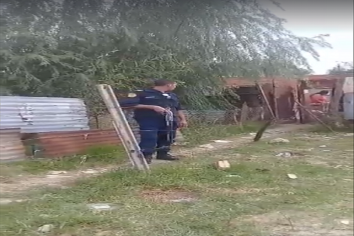 Intentó abusar de sus hijastras