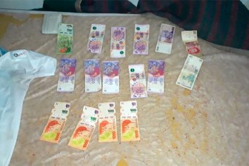 Realizó compras con dinero falso y lo allanaron