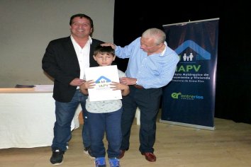 IAPV entregó escrituras en la Costa del Uruguay