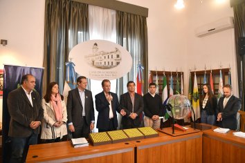Entregan créditos a 500 familias para construcción y ampliación de viviendas