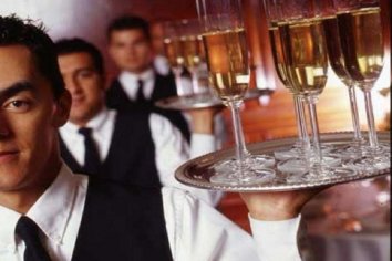 Gastronómicos acordaron suba salarial del 28% para este año y otro 15% por 2018