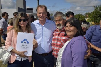 Con recursos provinciales se inauguran nuevas viviendas en tres localidades entrerrianas
