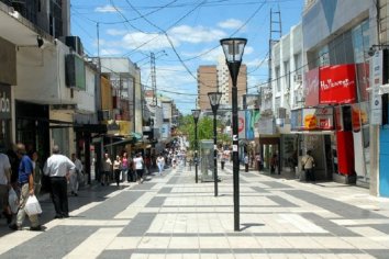 Reducirán el horario de atención en el centro comercial