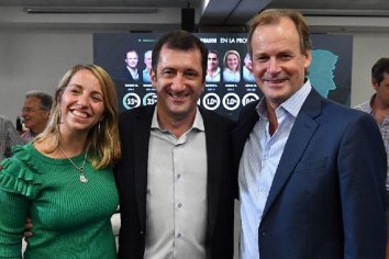 Kueider y Cora lideran la lista de Bordet para el Senado. Casaretto y Osuna la de Diputados