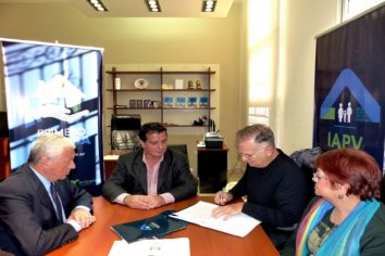 La provincia rubricó convenio para construir 30 viviendas de Vicoer en Concepción del Uruguay