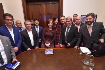 Urribarri reunió con Cristina a productores y dirigentes entrerrianos