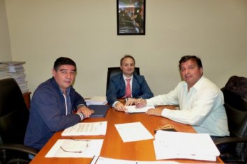 Rubricaron contrato para construir nuevas viviendas en La Picada
