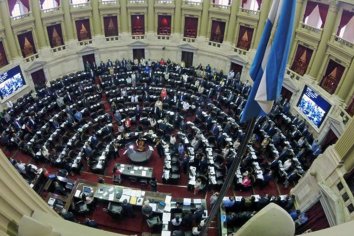 Los senadores vuelven a sesionar después de dos meses y hacen "catarsis" por el recorte de pasajes