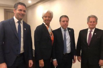 El FMI recorta el crecimiento de la economía y reconoce la inflación en 40%