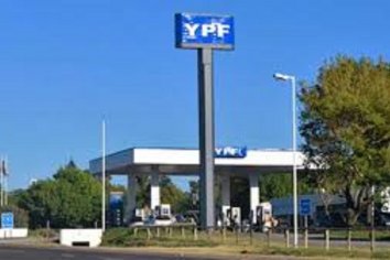 Otorgaron domiciliaria a dos delincuentes que asaltaron la estación de servicio de Acceso Norte