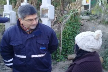 Trabajan en obras de electrificación rural para pobladores de zona costera