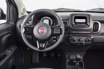 Detuvieron a un joven por violar a una adolescente dentro de un auto