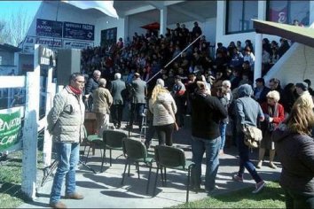 Un rematador reivindicó la dictadura militar y suplicó que votaran a Macri