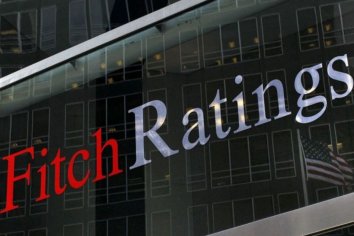 Para Fitch, Argentina va "camino a una reestructuración de deuda"