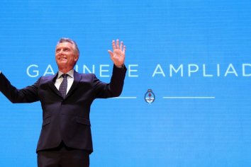 Macri, Faurie y Dietrich, imputados por los vuelos a Malvinas