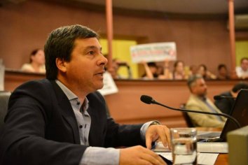 "Cambiemos se acuerda de los clubes en épocas de campaña cuando los abandonaron todos estos años"