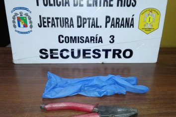 Sorprendieron a un hombre robando el cerco de un club