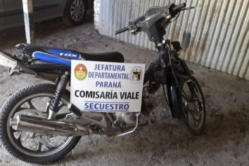 Robó una moto y fue descubierto mientras la desarmaba