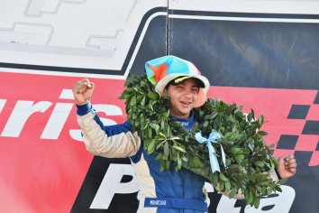 El gobierno provincial recibió al campeón del Turismo Pista de Automovilismo