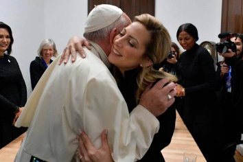 El papa Francisco recibió a Fabiola Yáñez en el Vaticano