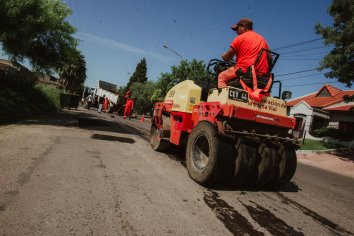 La Comuna continúa con los trabajos de bacheo en distintos puntos de la ciudad