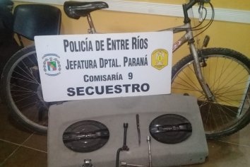 Detuvieron a un menor por robar una bicicleta y abrir autos