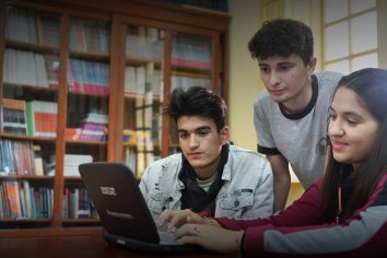 Continúan las inscripciones online para becas secundarias