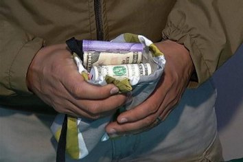 En Villa Elisa estafaron a un anciano con el cuento del tio