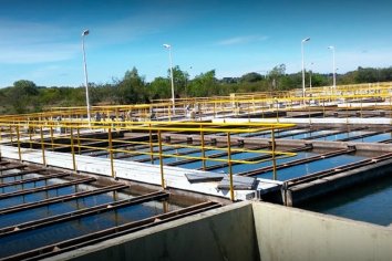 La producción de agua potable es “normal” pero advierten que el consumo ha crecido en forma “desmedida”