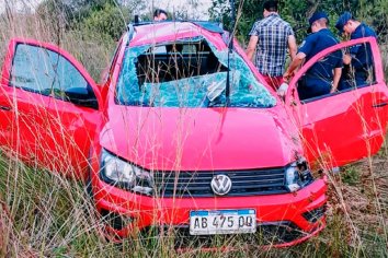 Despiste y vuelco en Autovía Artigas