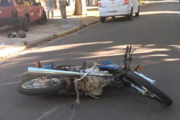Accidente de transito entre una moto y un automóvil